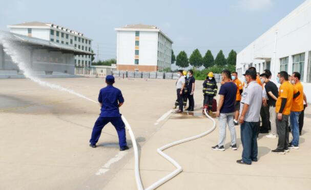 集团公司开展消防安全培训